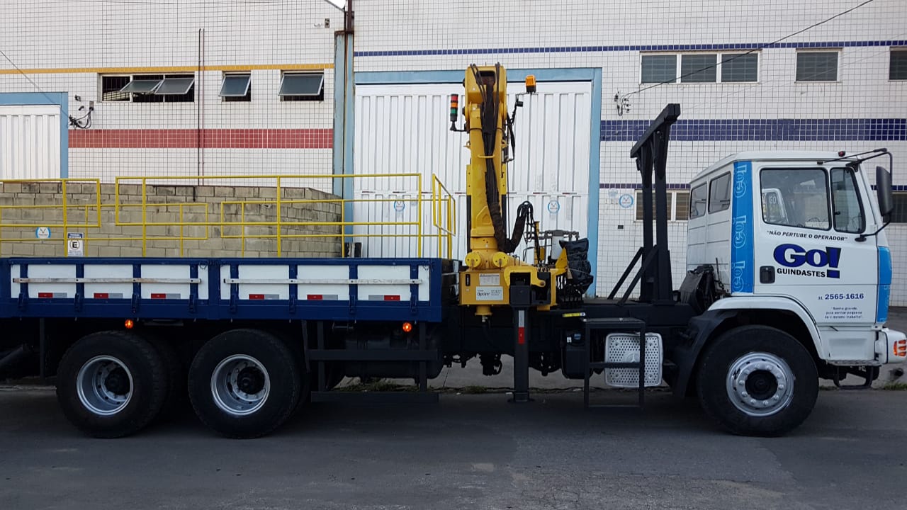 Caminhão Traçado Munck  com Controle Remoto